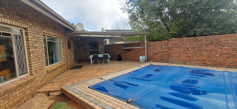 4 Bedroom Property for Sale in Hillcrest Northern Cape